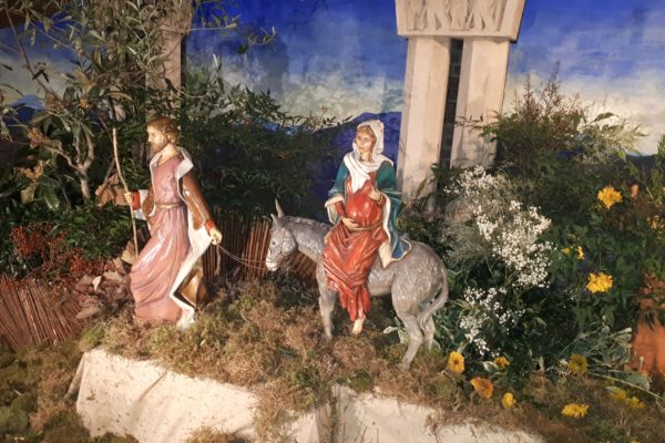 Joseph, Marie et l'âne - crèche de Sainte-Odile Avent 2020 ©E.H./paroisse Sainte-Odile